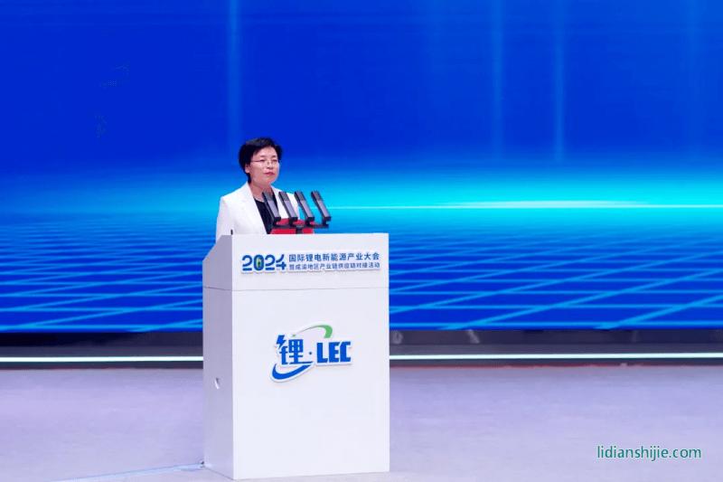 遂寧市委副書記、市長(zhǎng)劉會(huì)英致歡迎辭