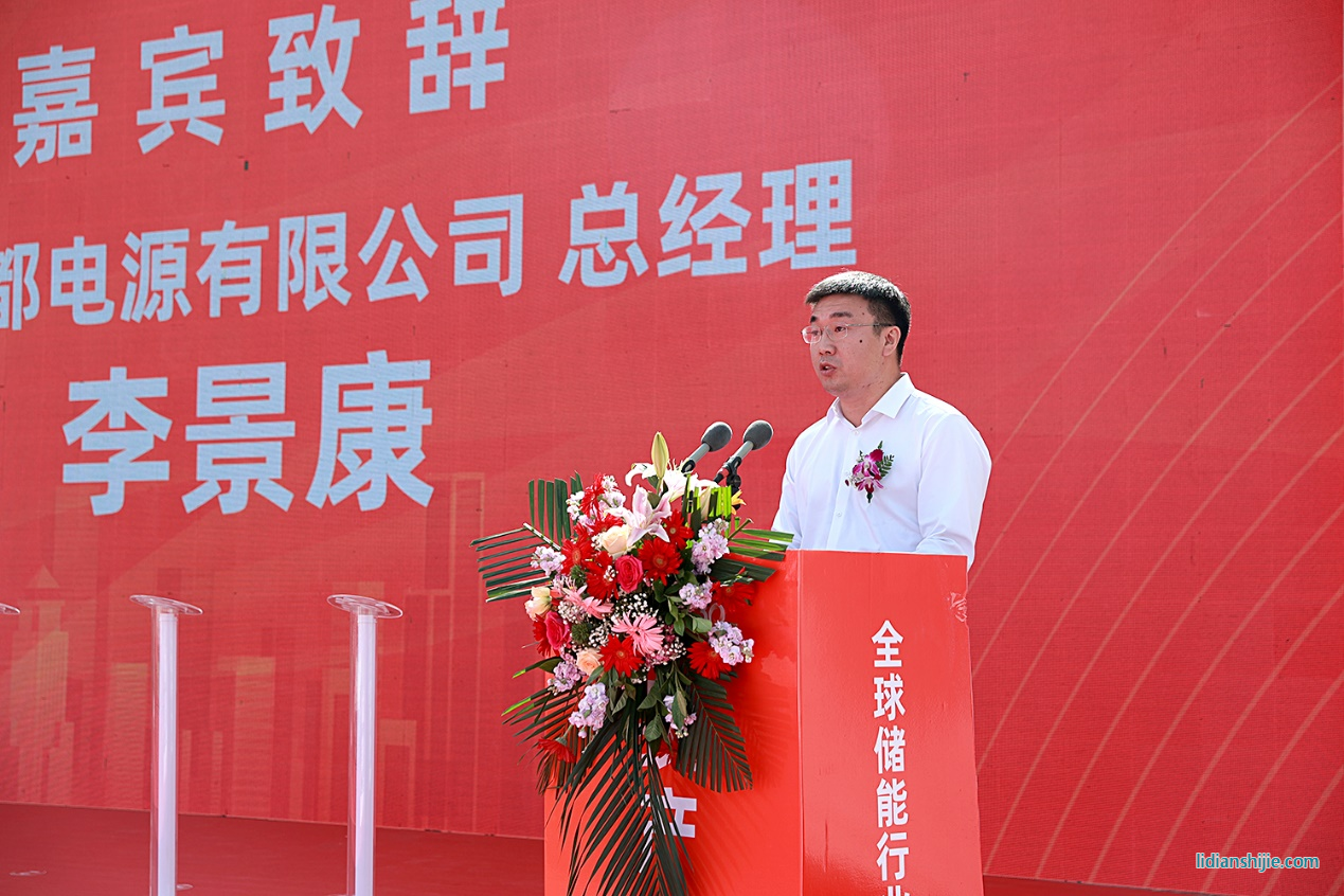 酒泉市委常委、市政府黨組成員、市委秘書長石峰